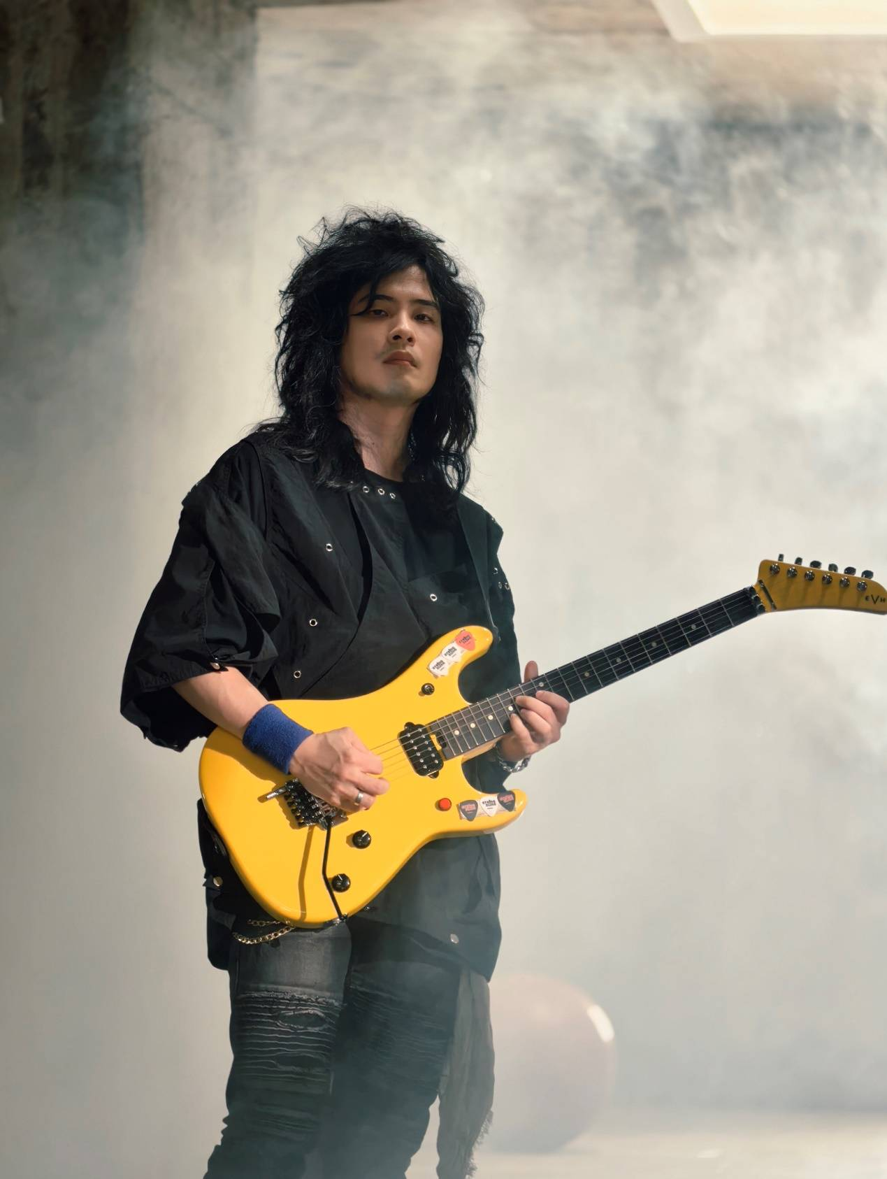 信乐团摇滚回归！推新歌《反派》葛莱美世界级制作宣告信乐团新篇章(图8)