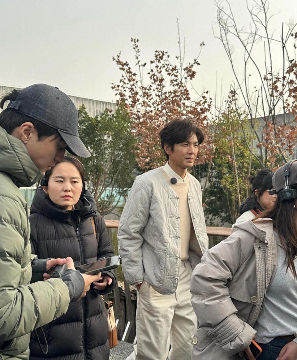 钟汉良现身成都熊猫基地，帅得超有范儿，不愧是童年男神天花板！(图4)