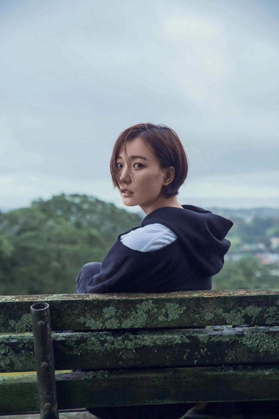 王珞丹俞笑淡颜封神，不靠妆容加持，到底凭什么越老越有韵味(图2)