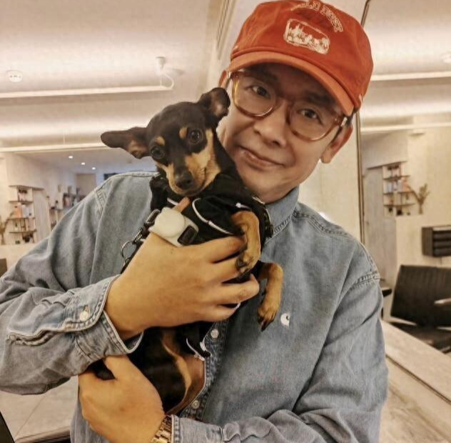 李嘉欣赴伦敦陪儿子，与雷颂德妻子聚会，雷颂德全家移居当地八年(图4)