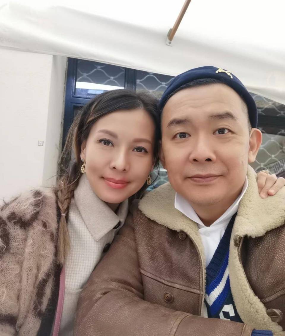 李嘉欣赴伦敦陪儿子，与雷颂德妻子聚会，雷颂德全家移居当地八年(图8)