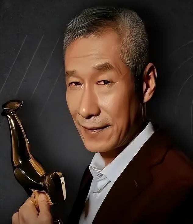 原来他们是夫妻，低调恩爱37年零绯闻，演完《归队》终于红了！(图2)