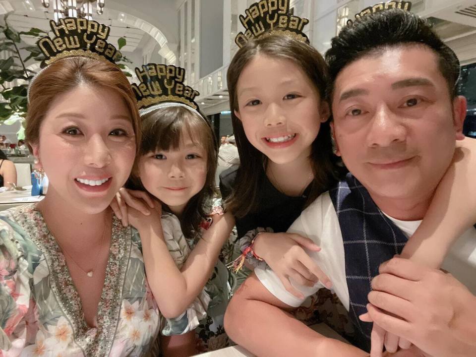 43岁港姐自曝被离婚，已与俩女儿移居上海，离婚两个月寻获新恋情(图5)