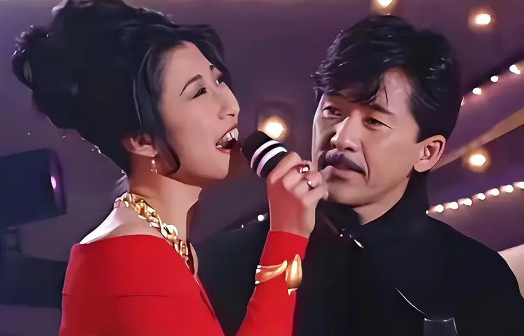 钱再多也没用,林子祥叶倩文如今现状,给“老少恋”夫妻提了个醒(图17) 钱再多也没用,林子祥叶倩文如今现状,给“老少恋”夫妻提了个醒(图17)