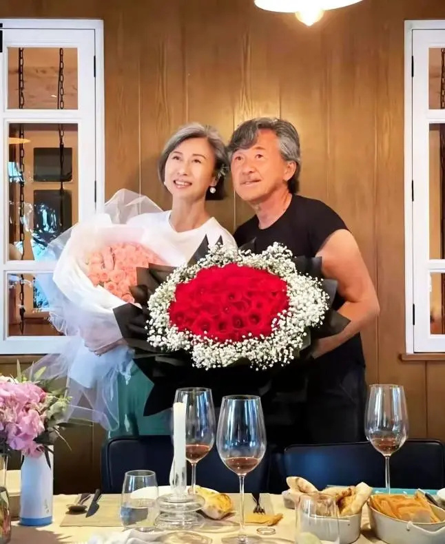 钱再多也没用,林子祥叶倩文如今现状,给“老少恋”夫妻提了个醒(图24) 钱再多也没用,林子祥叶倩文如今现状,给“老少恋”夫妻提了个醒(图24)