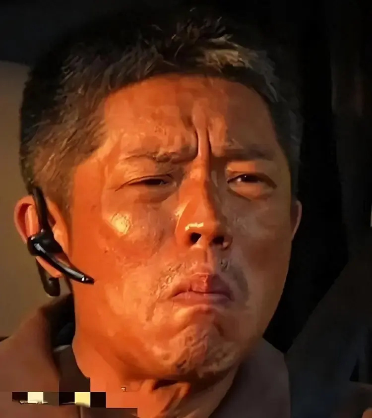 曾毅被“封杀”7个月后，凤凰传奇再度复出