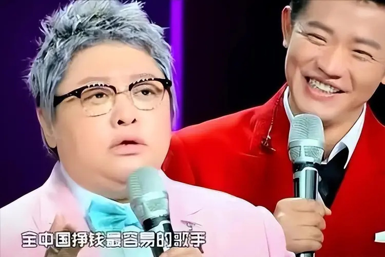 曾毅被“封杀”7个月后,凤凰传奇再度复出,玲花找的靠山没人敢动(图33) 曾毅被“封杀”7个月后,凤凰传奇再度复出,玲花找的靠山没人敢动(图33)