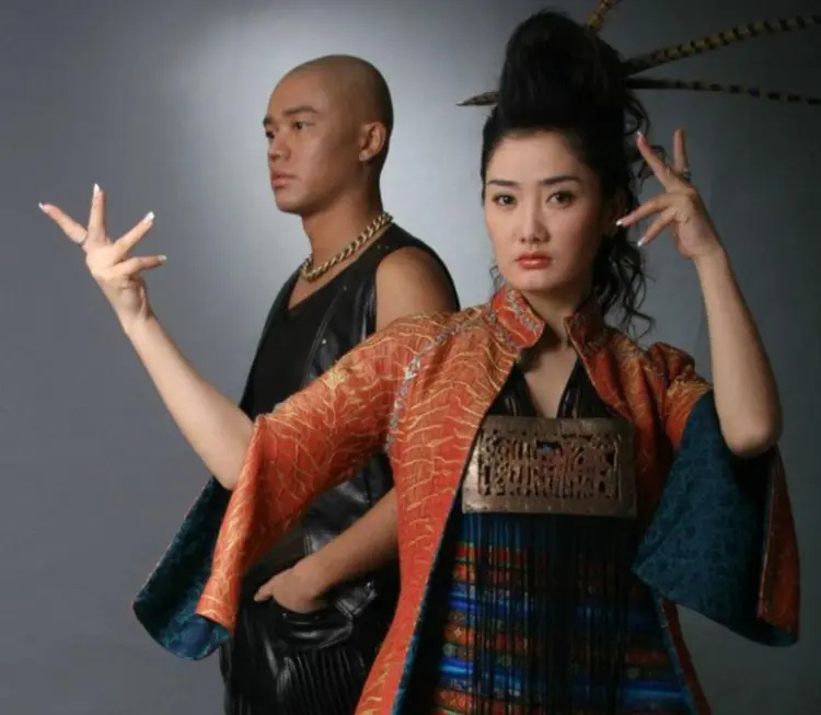 曾毅被“封杀”7个月后,凤凰传奇再度复出,玲花找的靠山没人敢动(图45) 曾毅被“封杀”7个月后,凤凰传奇再度复出,玲花找的靠山没人敢动(图45)