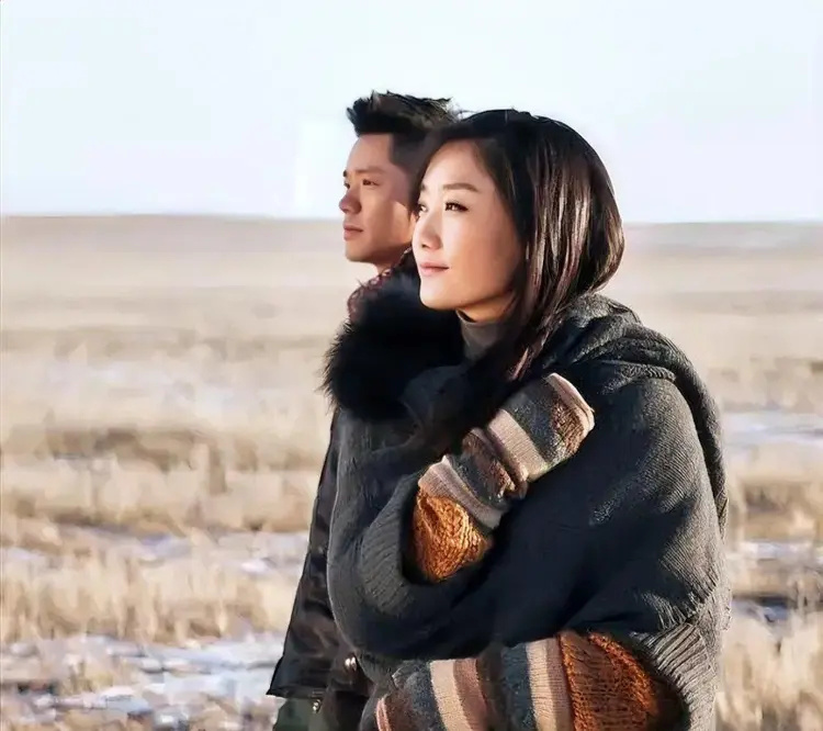 曾毅被“封杀”7个月后,凤凰传奇再度复出,玲花找的靠山没人敢动(图46) 曾毅被“封杀”7个月后,凤凰传奇再度复出,玲花找的靠山没人敢动(图46)