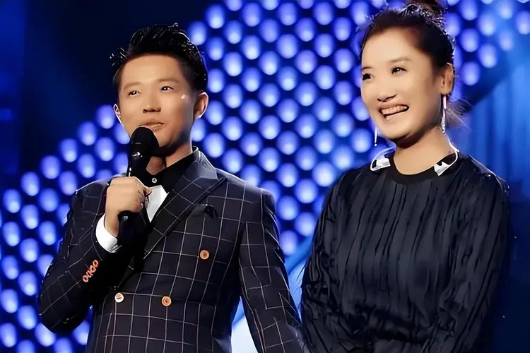 曾毅被“封杀”7个月后,凤凰传奇再度复出,玲花找的靠山没人敢动(图47) 曾毅被“封杀”7个月后,凤凰传奇再度复出,玲花找的靠山没人敢动(图47)