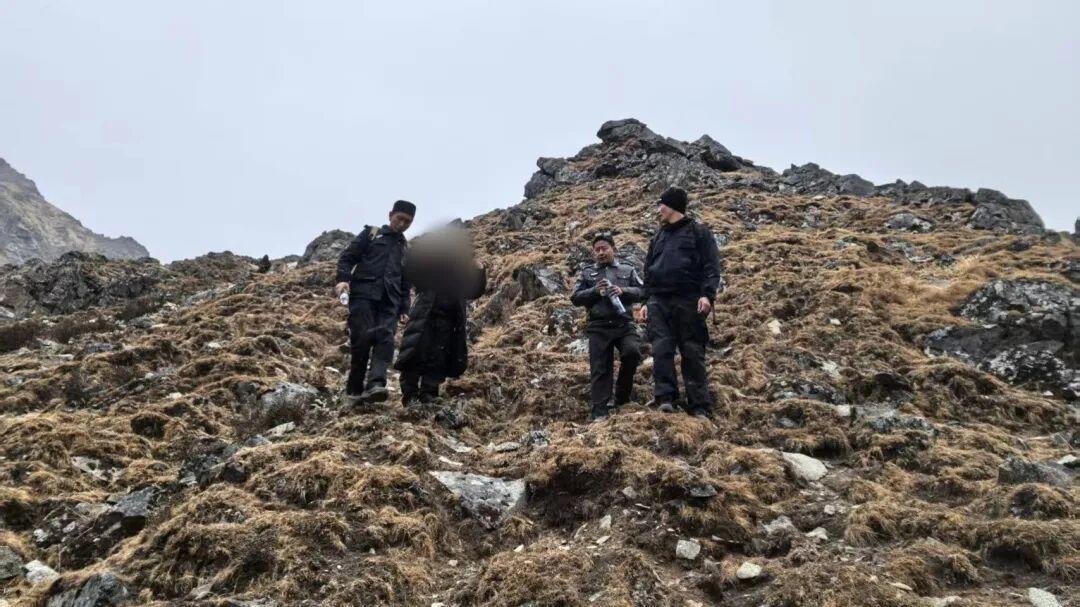 男子违规进入贡嘎山未开发区域失联后获救，