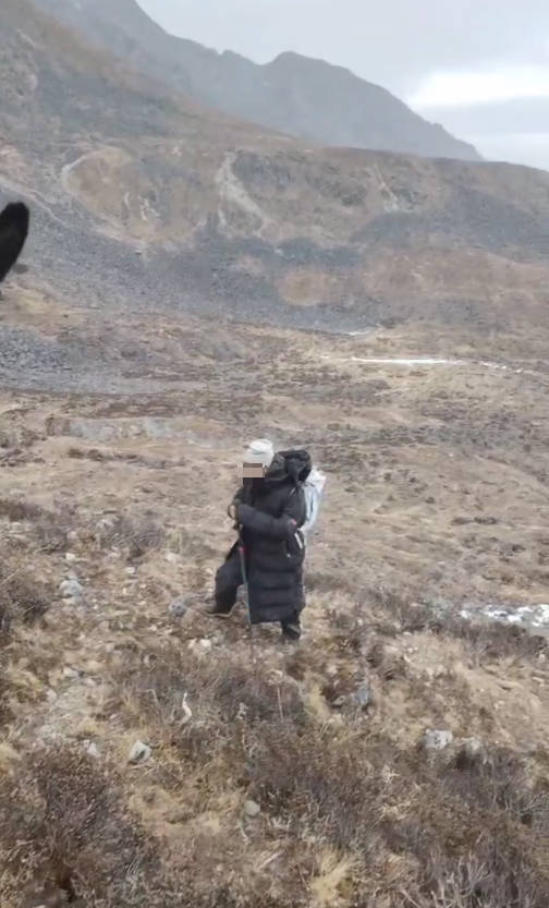 男子徒步川西时独自离队，队友：山上-20℃还有熊，没出事算他命大(图1)