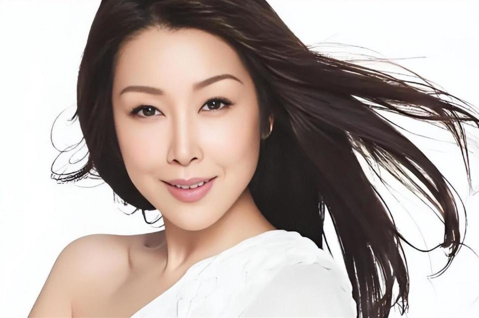 嫁大9岁的离异富豪，生了冠军儿子，53岁的孙悦状态比20岁还好(图11)