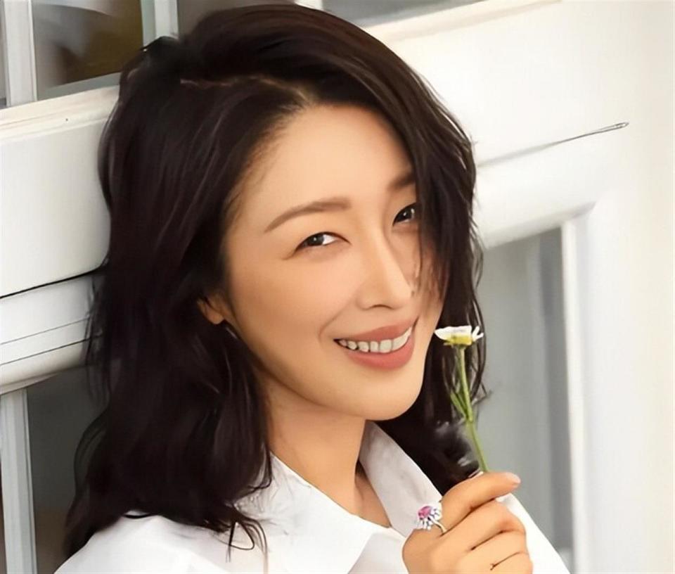 嫁大9岁的离异富豪，生了冠军儿子，53岁的孙悦状态比20岁还好(图9)