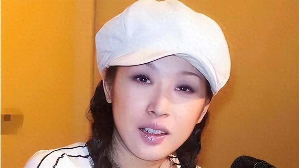 嫁大9岁的离异富豪，生了冠军儿子，53岁的孙悦状态比20岁还好(图14)