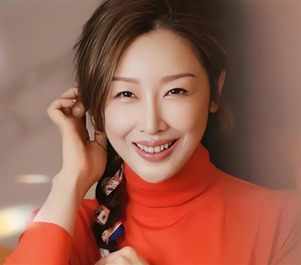 嫁大9岁的离异富豪，生了冠军儿子，53岁的孙悦状态比20岁还好(图23)