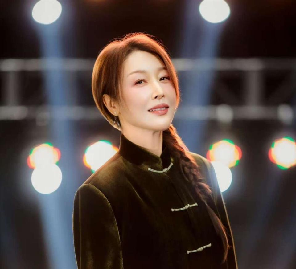 嫁大9岁的离异富豪，生了冠军儿子，53岁的孙悦状态比20岁还好(图24)