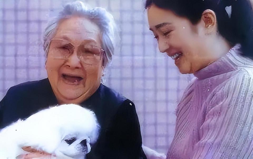 巩俐：姐姐和父亲接连去世，我用孝心托起98岁老母亲的晚年(图14)