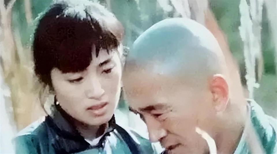 巩俐：姐姐和父亲接连去世，我用孝心托起98岁老母亲的晚年(图5)