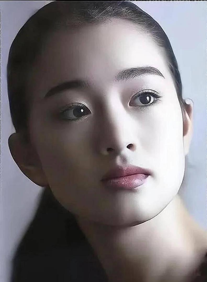 巩俐：姐姐和父亲接连去世，我用孝心托起98岁老母亲的晚年(图9)