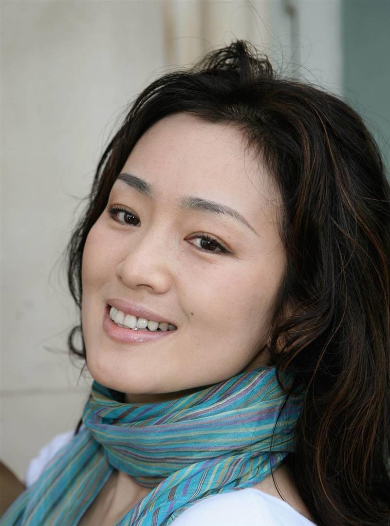 巩俐：姐姐和父亲接连去世，我用孝心托起98岁老母亲的晚年(图10)