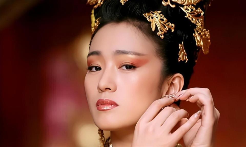 巩俐：姐姐和父亲接连去世，我用孝心托起98岁老母亲的晚年(图19)