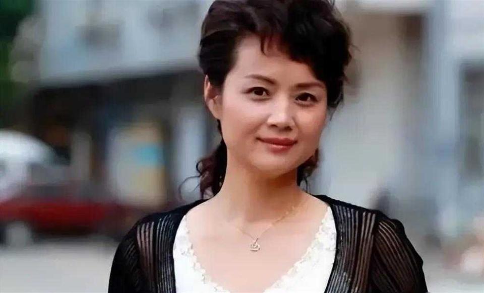 儿女都是债，女儿离婚儿子成剩男，如今60岁的茹萍终究难逃心酸(图2)