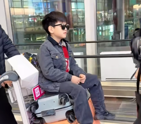 看了贾静雯大女儿颜值变化，才懂赵又廷的心酸：女儿像爹太愁人了(图13)