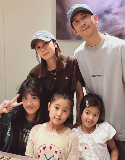 看了贾静雯大女儿颜值变化，才懂赵又廷的心酸：女儿像爹太愁人了(图22)