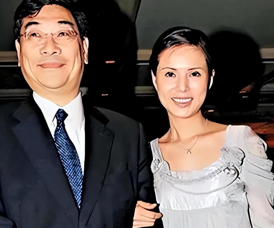 被老头白嫖10年，还倒贴上亿，59岁不婚不育的李若彤，后悔吗(图11)