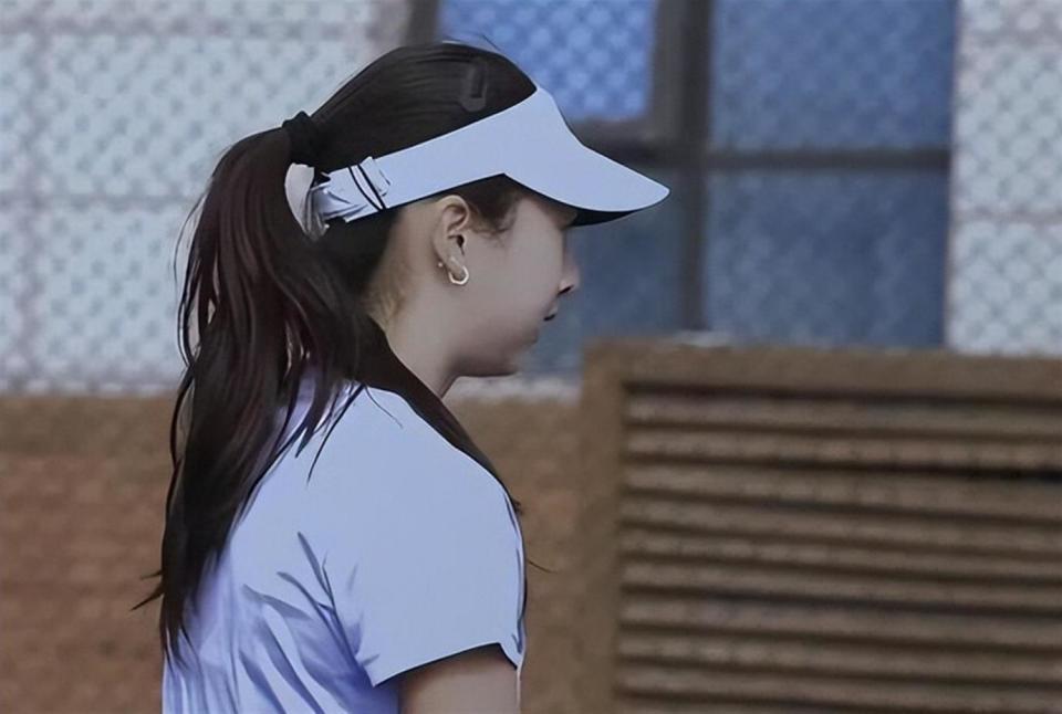 叶一茜晒出与森碟同框照，力破重男轻女的传闻，森碟下巴已矫正(图6)