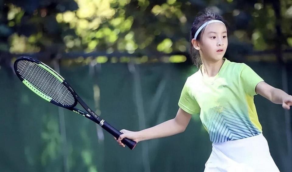 叶一茜晒出与森碟同框照，力破重男轻女的传闻，森碟下巴已矫正(图15)