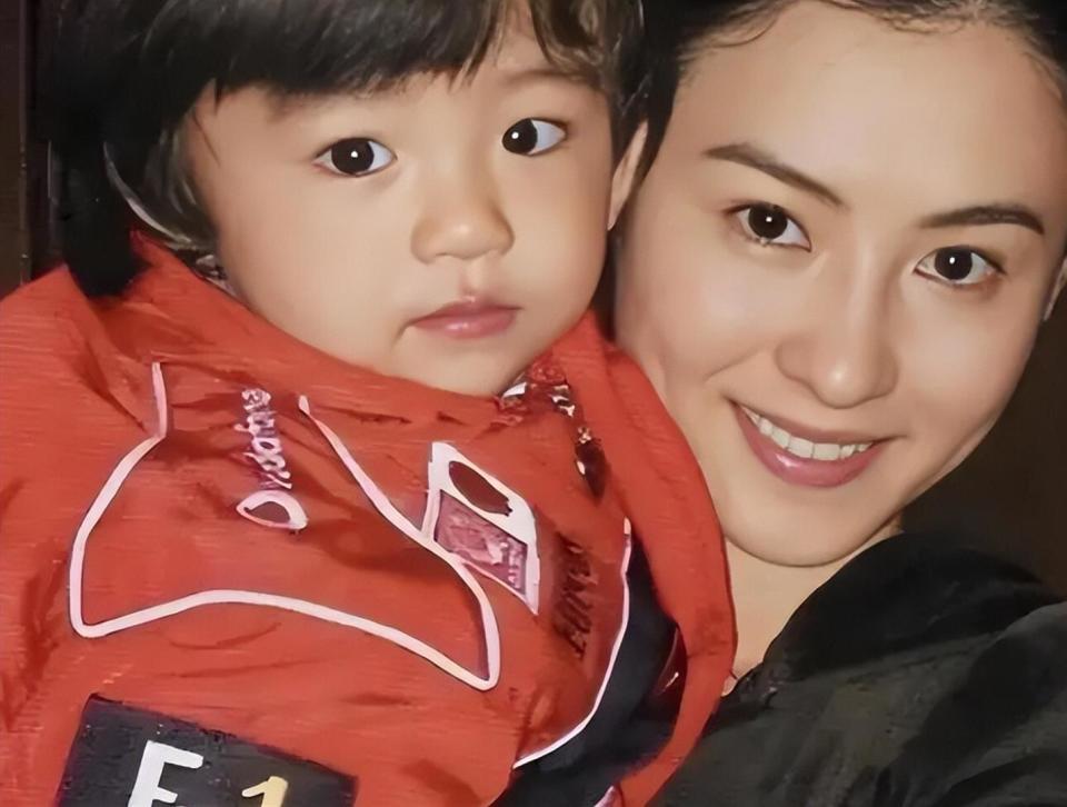 张柏芝丑闻曝光两月，荒唐的事还是发生了，儿子为此付出代价(图15)