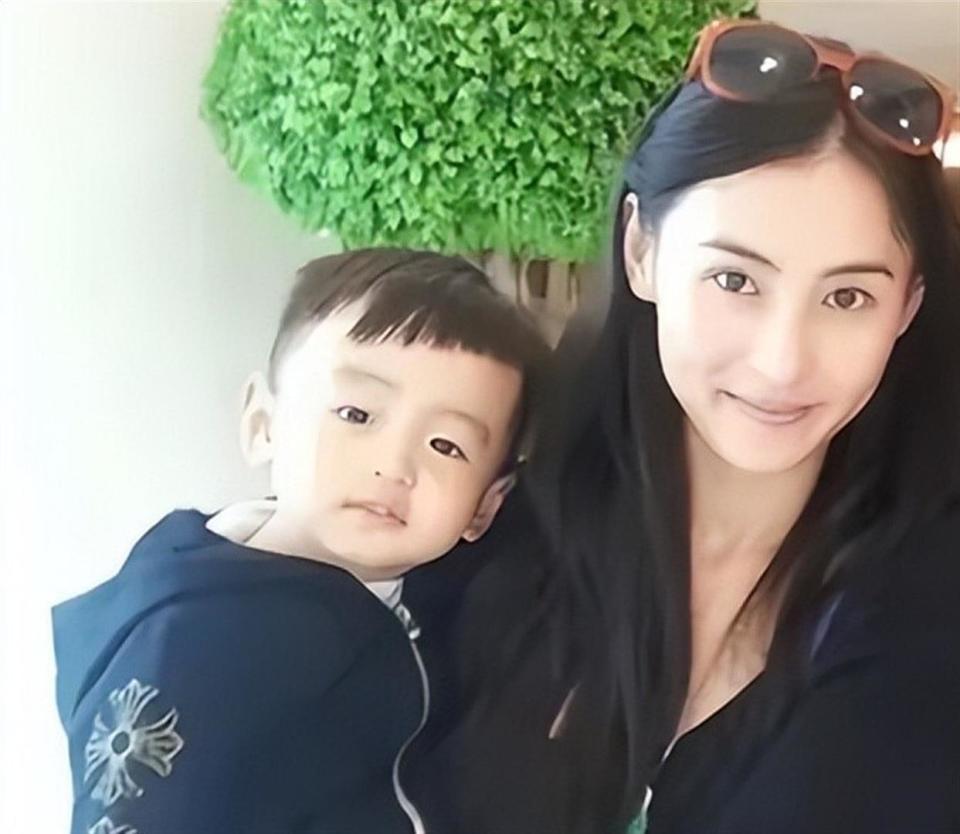 张柏芝丑闻曝光两月，荒唐的事还是发生了，儿子为此付出代价(图14)