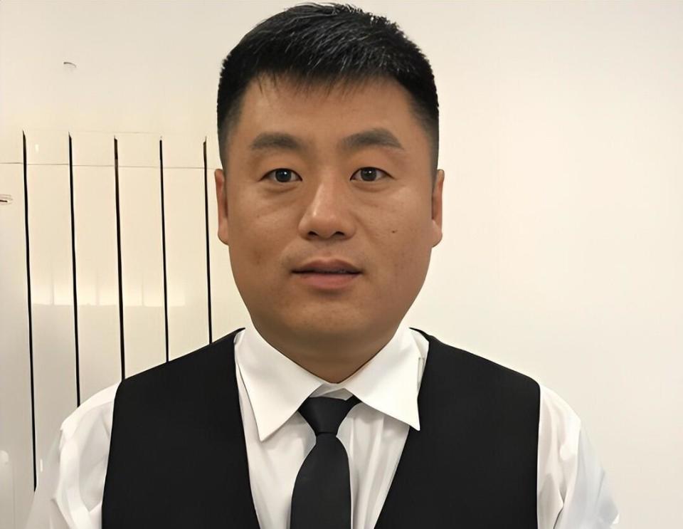 赵本山也想不到，一向老实本分的宋晓峰，会在过年前，栽个大跟头(图2)