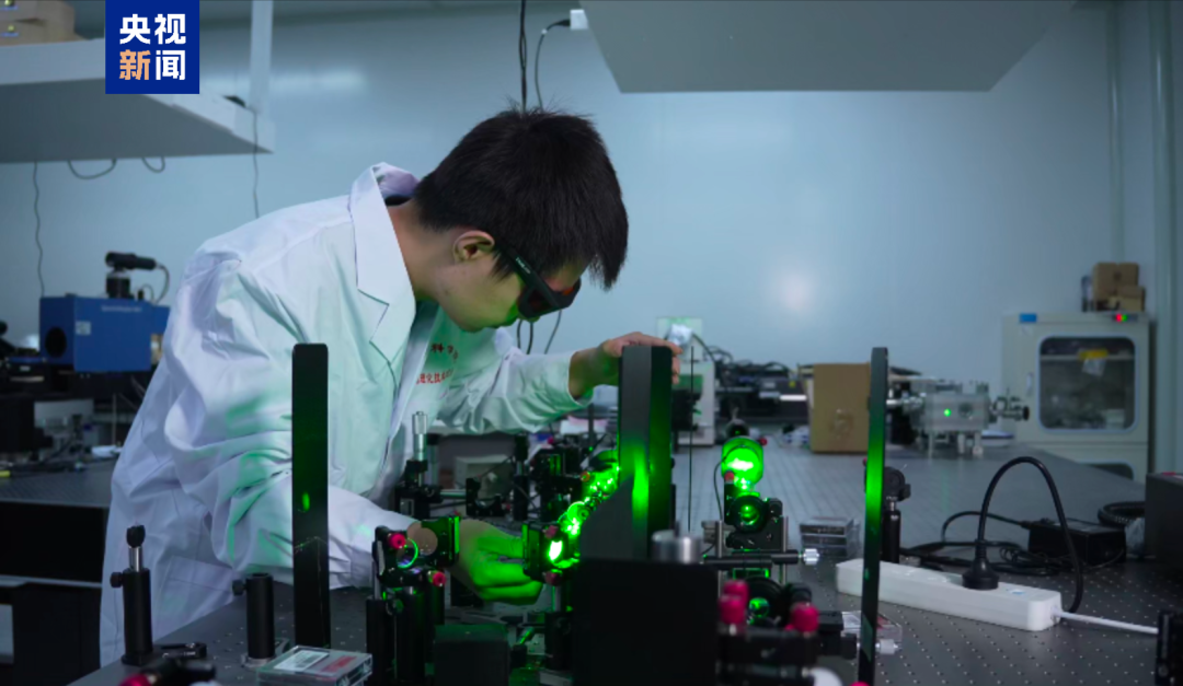 “中国牌”晶体,获重大突破(图3) “中国牌”晶体,获重大突破(图3)