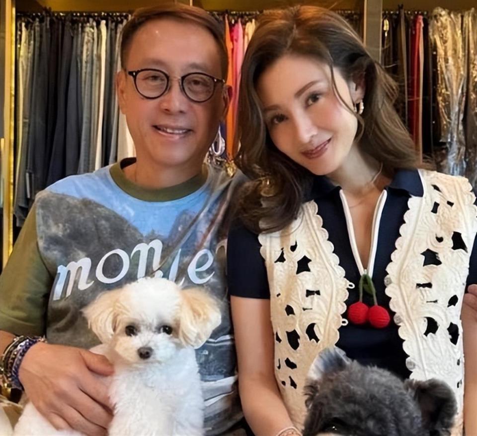 风流的许晋亨泡遍女明星，二婚娶李嘉欣17年，月领200万生活费(图7)