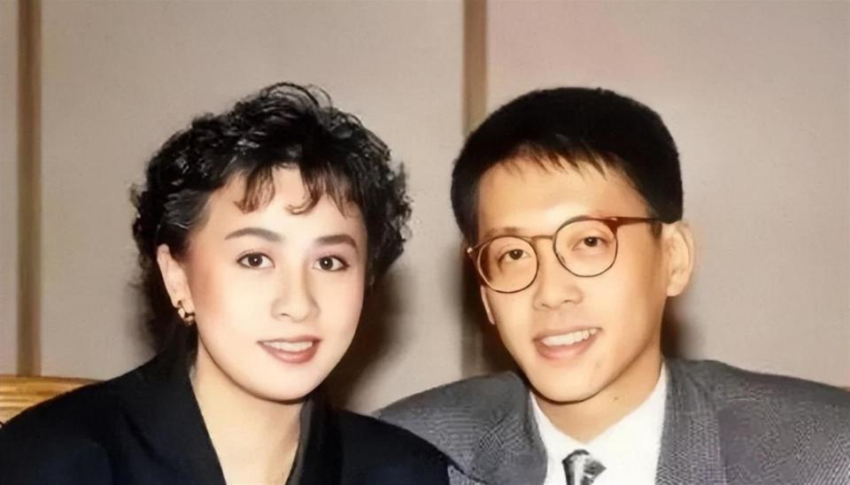 风流的许晋亨泡遍女明星，二婚娶李嘉欣17年，月领200万生活费(图9)