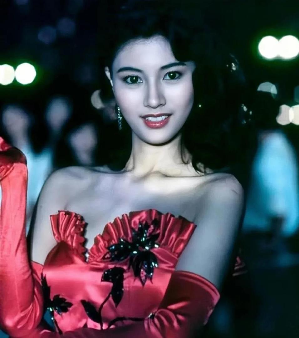 风流的许晋亨泡遍女明星，二婚娶李嘉欣17年，月领200万生活费(图10)