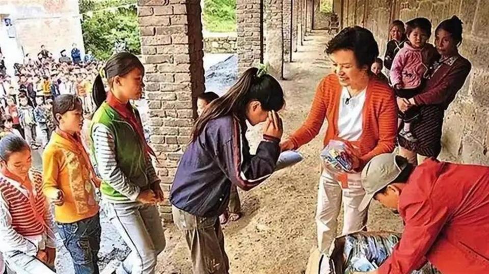 突发！香港知名演员宣布捐赠所有财产，看淡生死已立好遗嘱(图15)