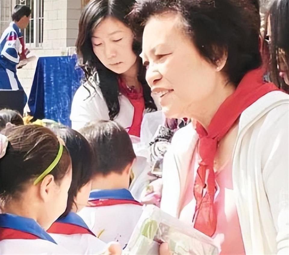 突发！香港知名演员宣布捐赠所有财产，看淡生死已立好遗嘱(图20)