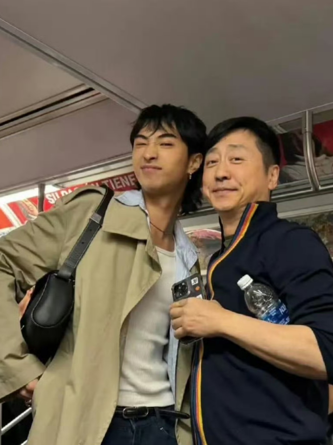 庾澄庆牵老婆看演唱会！张嘉欣脸黄皱纹多，却被夸比伊能静有气质(图14)