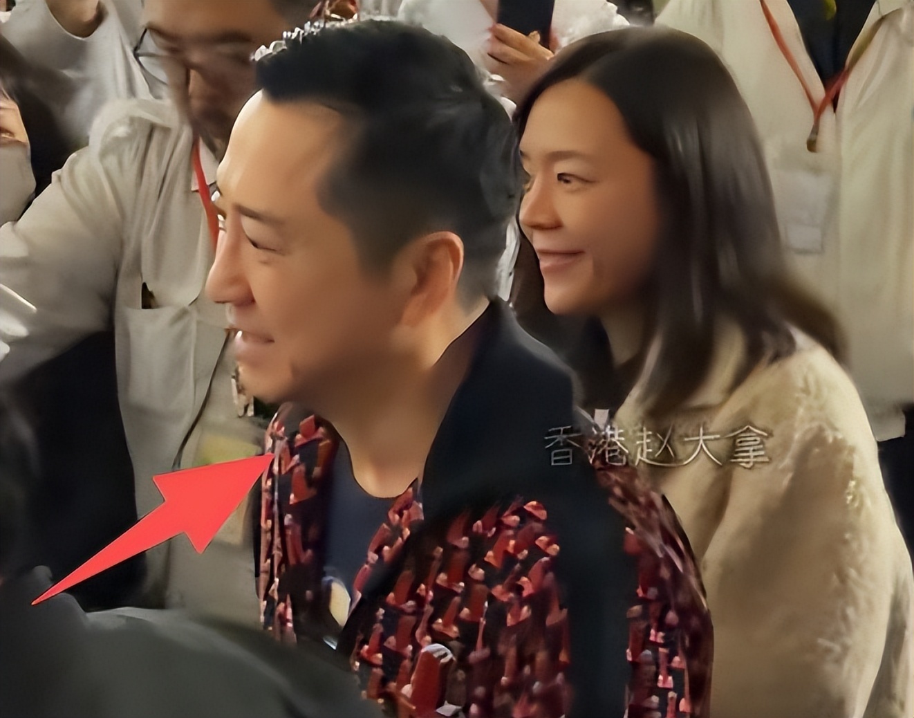 庾澄庆牵老婆看演唱会！张嘉欣脸黄皱纹多，却被夸比伊能静有气质(图30)