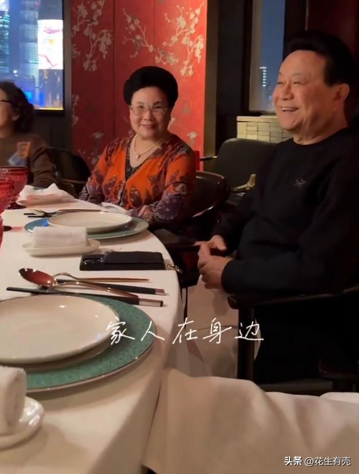 伊能静，凭啥能被秦昊死心塌地爱13年？答案其实俗套又现实(图2)