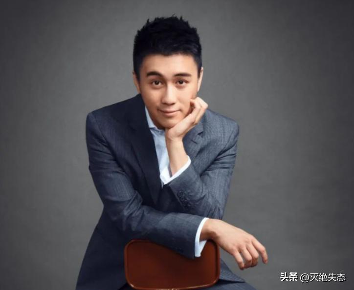 正式官宣！31岁何猷君再传喜讯，让霍启刚和整个赌王家族刮目相看(图9)