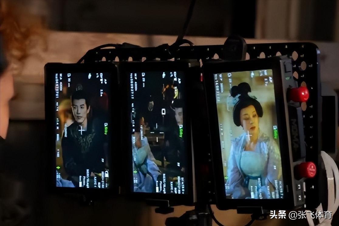 75岁刘晓庆杀疯了！短剧硬演14岁少女，拍吻戏更引全网炸锅(图21)