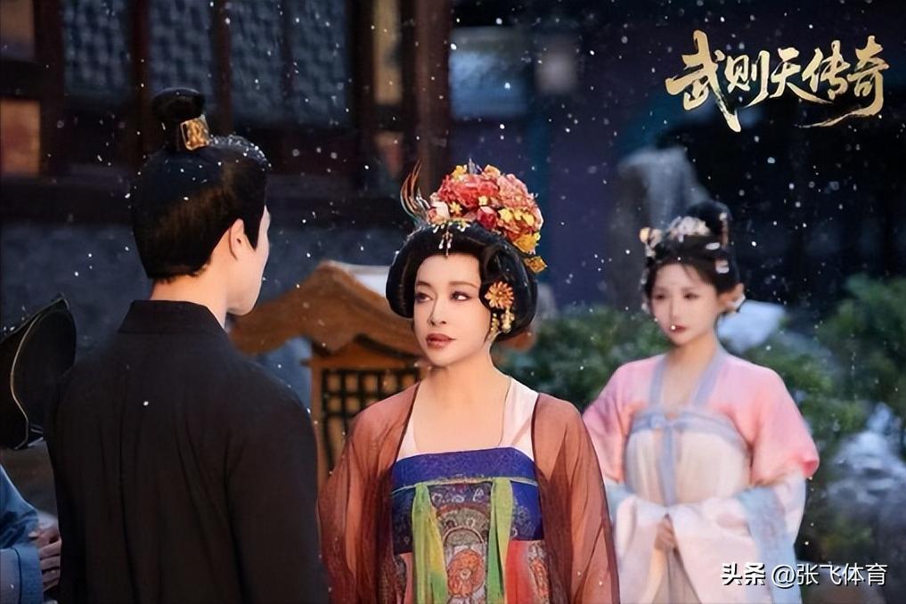 75岁刘晓庆杀疯了！短剧硬演14岁少女，拍吻戏更引全网炸锅(图22)