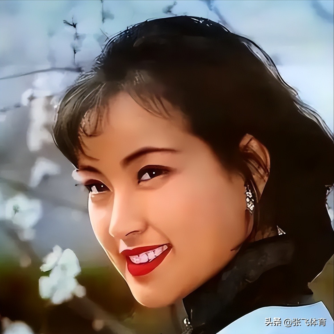 75岁刘晓庆杀疯了！短剧硬演14岁少女，拍吻戏更引全网炸锅(图44)