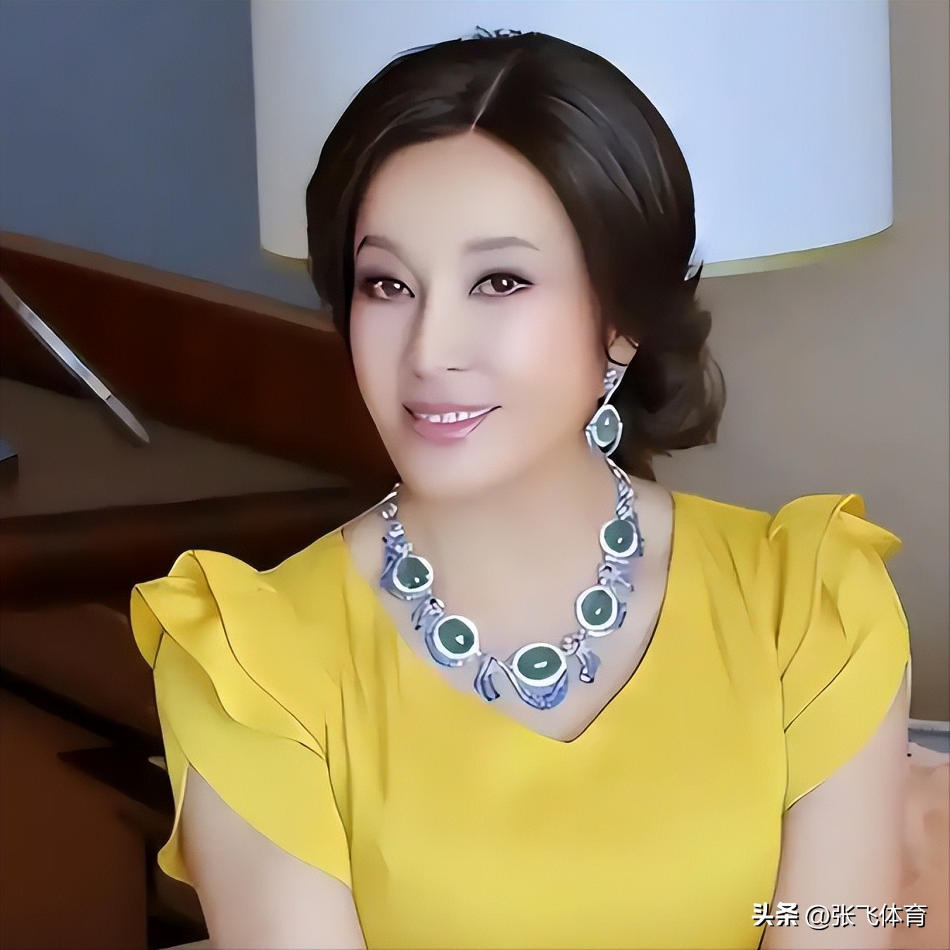 75岁刘晓庆杀疯了！短剧硬演14岁少女，拍吻戏更引全网炸锅(图36)