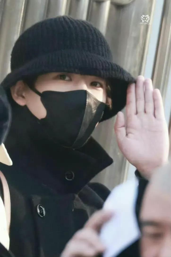 春晚联排成“大漏勺”！熟人局多、台柱子少，2位颜霸明星很意外(图6)